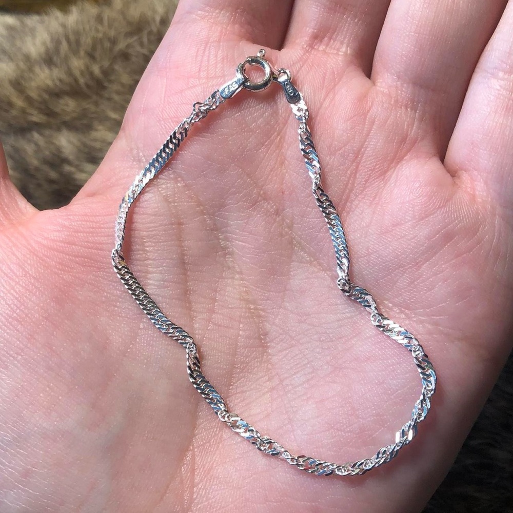 Shiny sterling silver Italian twisted chain bracelet